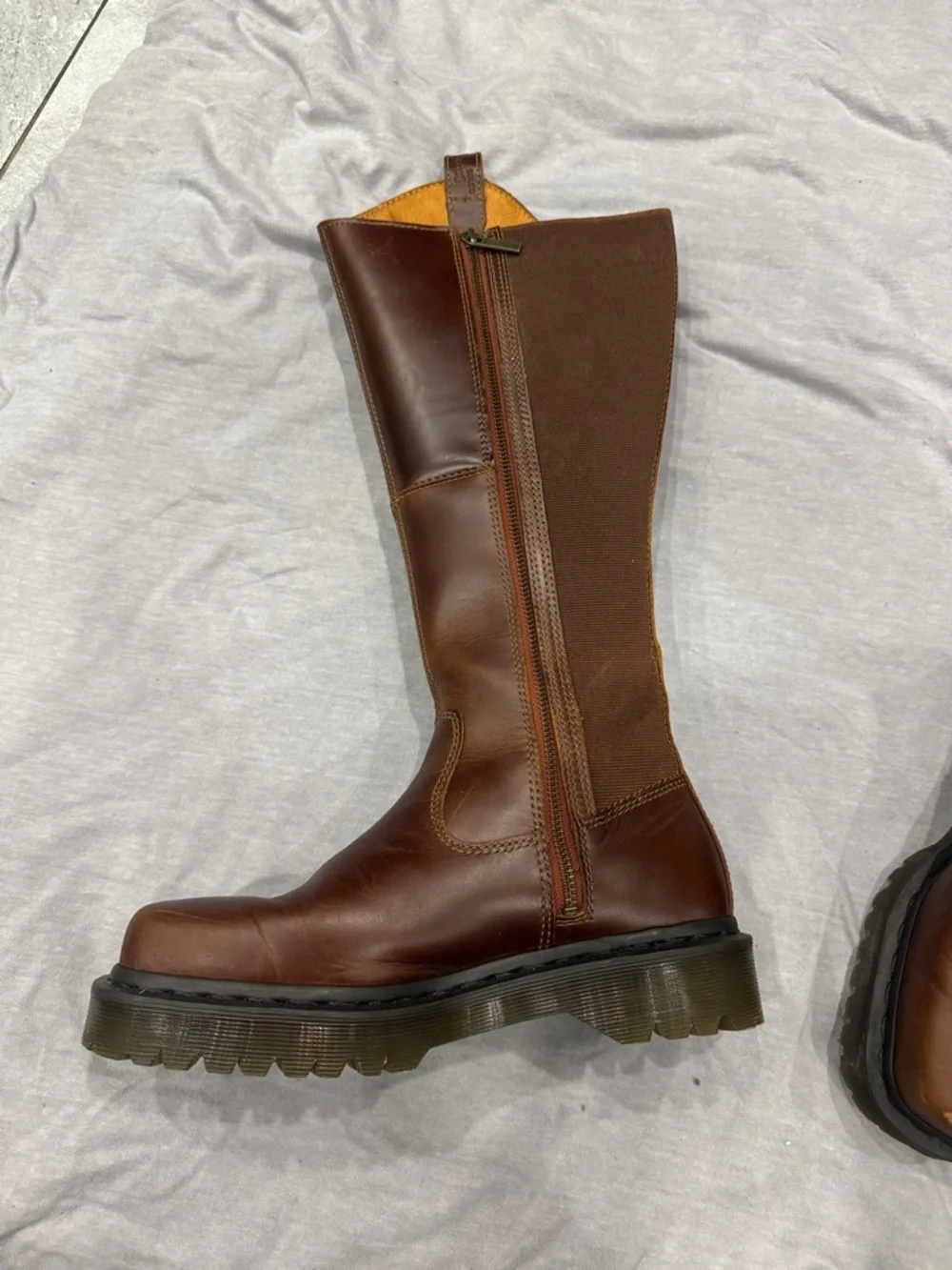 AMAAYAH KNEE HIGH LEATHER BOOTS - Picture 8 of 15